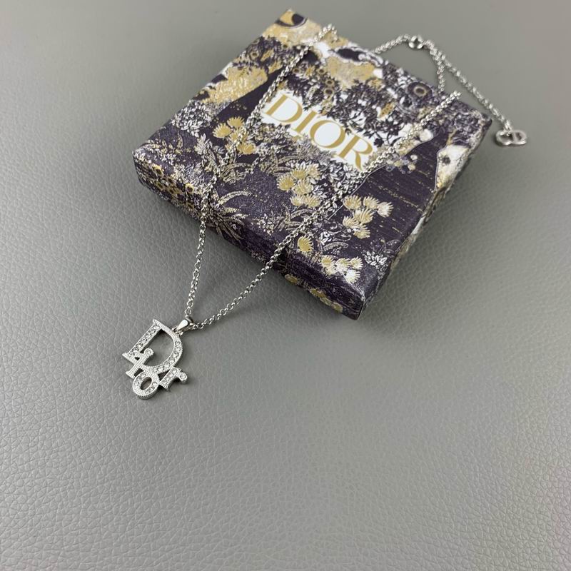 Dior Necklace 05lyr549